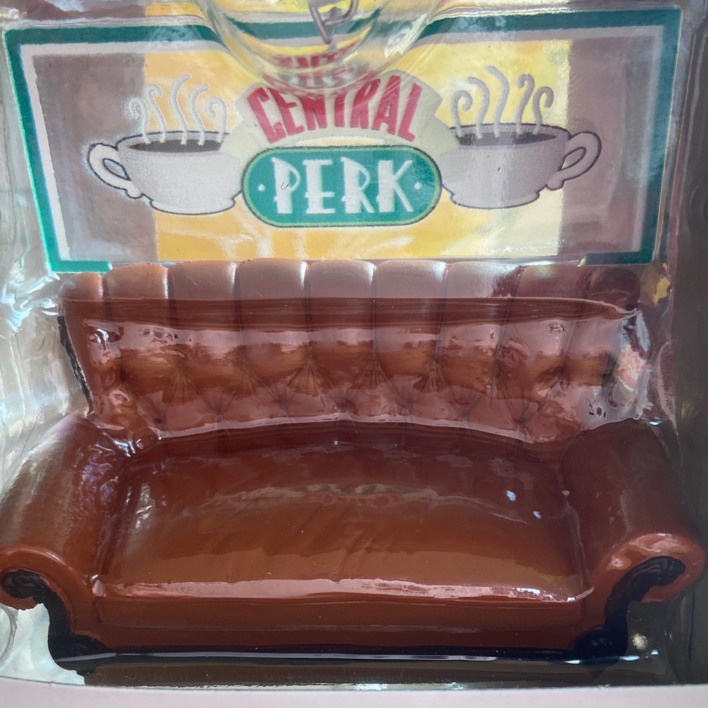 NIB Hallmark Friends Central Perk Café Couch Ornament - Picture 2 of 3
